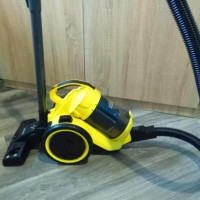 Преглед на прахосмукачка Karcher VC 3: идеален чистач на гладки повърхности