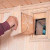 Wie viele Abzüge sollte man in einem Holzhaus installieren, um Kondensat zu vermeiden?