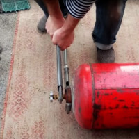 Устройство на вентила на газова бутилка и начини за неговата смяна при необходимост