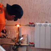 Замяна на отоплителни радиатори чрез газово заваряване: преглед на технологията на извършване на работите
