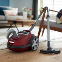 Преглед на прахосмукачката Philips FC 9174: гран-при в номинацията народен любимец