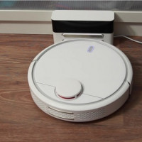 Преглед на робота прахосмукачка Xiaomi („Ксиаоми“) Mi Robot Vacuum: уверена заявка за лидерство
