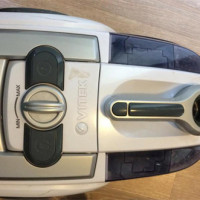 Преглед на прахосмукачка Vitek VT 1833: аквафилтрация на супер цена