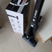 Преглед на прахосмукачка Bosch BBHMOVE2N: практично устройство за гладки повърхности