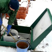 Правила за обслужване на септик през зимата: мероприятия за почистване и профилактични работи