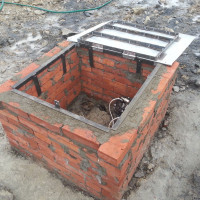 Как да направите кесон за сондаж със собствените си ръце: варианти на устройство и начини за тяхното изпълнение