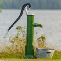 Ръчна помпа за вода със собствени ръце: преглед на най-добрите домашни изработки