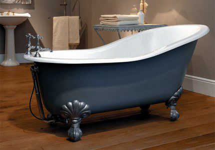 Schwere gusseiserne Badewanne