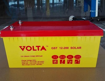 Акумулатор на слънчеви батерии в системата за захранване на дома Пример за акумулатор за оборудване на енергоблок