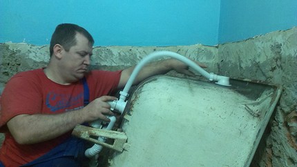 Свързване на сифона