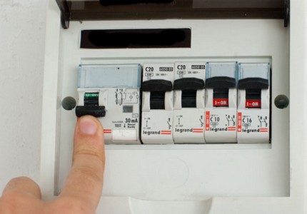 Abschalten des Automaten am Verteilerkasten