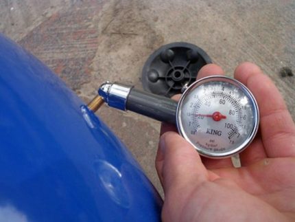 Manometer für den Hydrospeicher