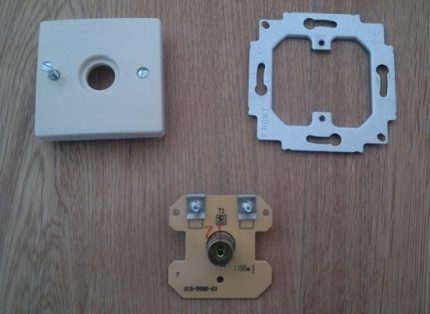 Устройство на антенна розетка