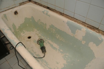 Abschleifen der Badewanne