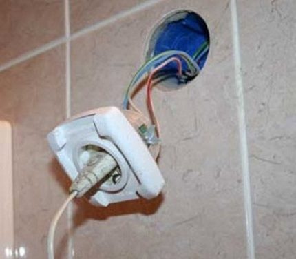 Изтръгнат контакт