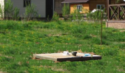 Vorteile der Nutzung der Kläranlage Eko-Grand im Garten Deckel der Kläranlage Eko-Grand