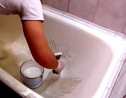 Как правилно да извършите боядисване на чугунена вана