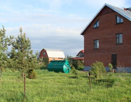 Wo der Septiktank Lider platziert werden sollte Installation des Septiktanks im Sommer