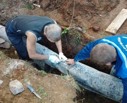 Хидроизолация на топлоизолацията на външния водопровод в земята Топлоизолация чрез рубероид