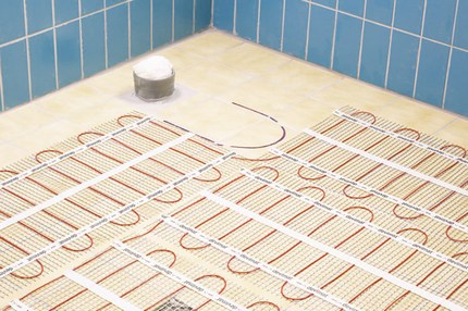 Kombination von Elektrokabel mit Fliesen