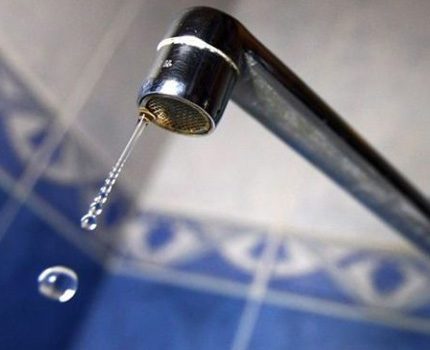Защо е необходим сензор за налягане на водата в тръбопровода Водата във вилата свърши