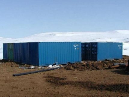 Bau einer Kanalisation mit Fast-Kläranlagen in nördlichen Regionen Montage der Kläranlage im Norden