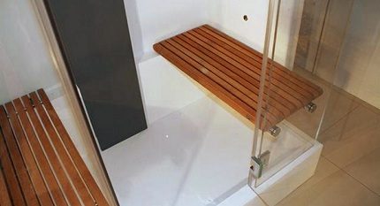 Dusche mit Sitz