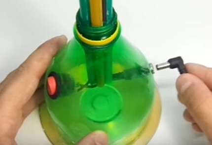 Anschluss über einen Stecker