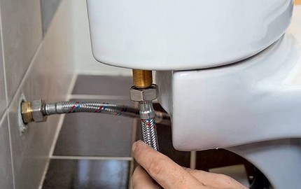 Свързване на гъвкав маркуч