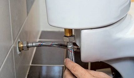 Свързване на резервоара към водопровода