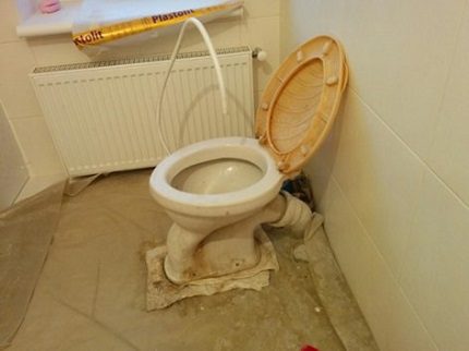 Временна тоалетна чиния