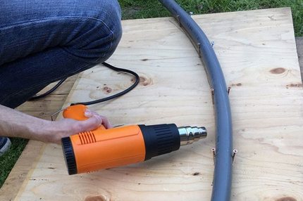 Огъване на деформирана полиетиленова тръба Огъване на деформирана полиетиленова тръба