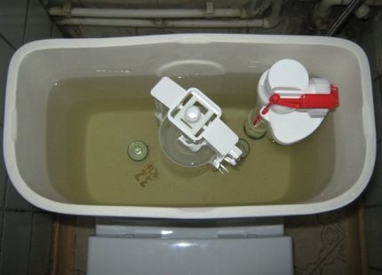 Настройка на механизма за източване на вода