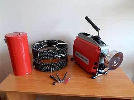 Elektrické zariadenie na čistenie kanalizácie