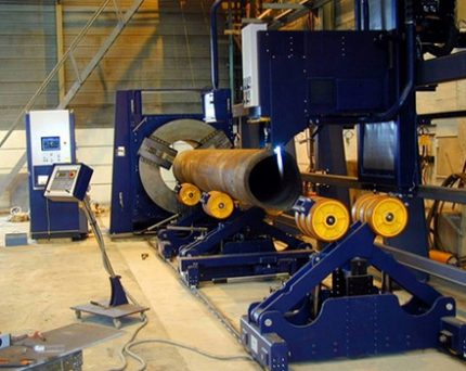 Laserschneidmaschine für Rohre