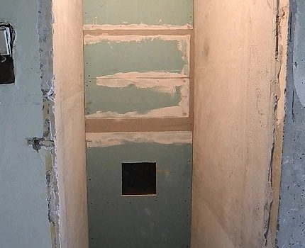 Кутията е обшита с гипсокартонени листове