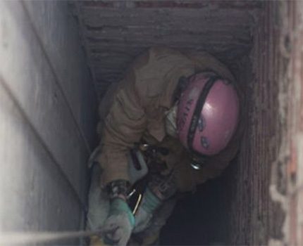Puțul de ventilație comun al blocului Curățarea puțului de ventilație al unui bloc de apartamente