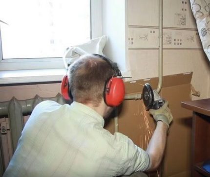 Демонтаж на стари радиатори