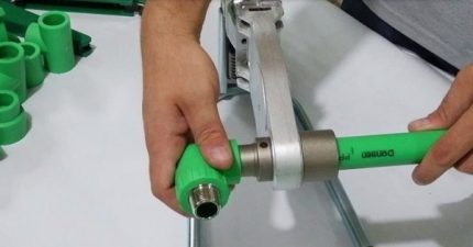 Процес на заваряване на ПП тръби