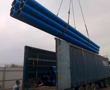 Разтоварване на тръби на обекта