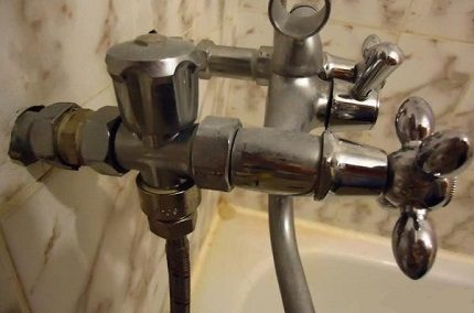 Свързване към смесителя