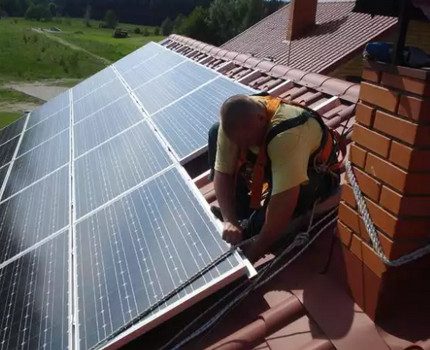 Монтаж на слънчеви панели