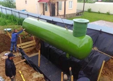 Installation des Gastanks durch Fachleute