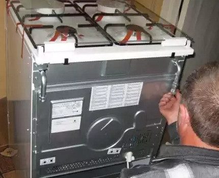 Област на свързване на маркуча към газовия котлон