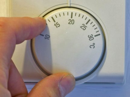 Терморегулатор за нагревателя Терморегулатор за нагревателя