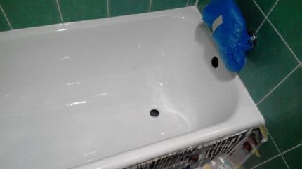 Отстраняване на излишъците от акрил по краищата на борда