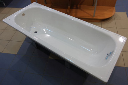 Badewanne aus Stahl