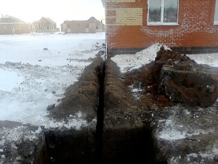 Без разрешение за врязване не трябва да се работи