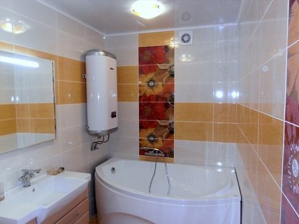 Elektroboiler im Badezimmer