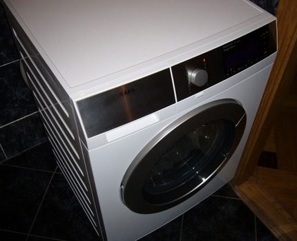 Управлението на пералня AEG е удобно. AEG LAVAMAT L7FE86604